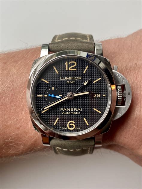 panerai luminor 1950 gmt 42mm|More.